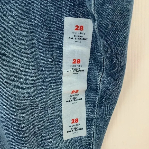 Old Navy Curvy OG Straight Jeans - Picture 3 of 5